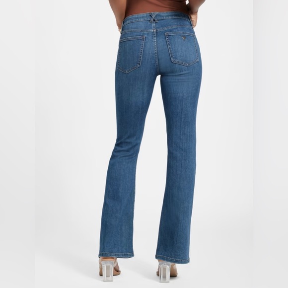 NWT Guess Midrise bootcut jeans size US26 - Picture 2 of 6